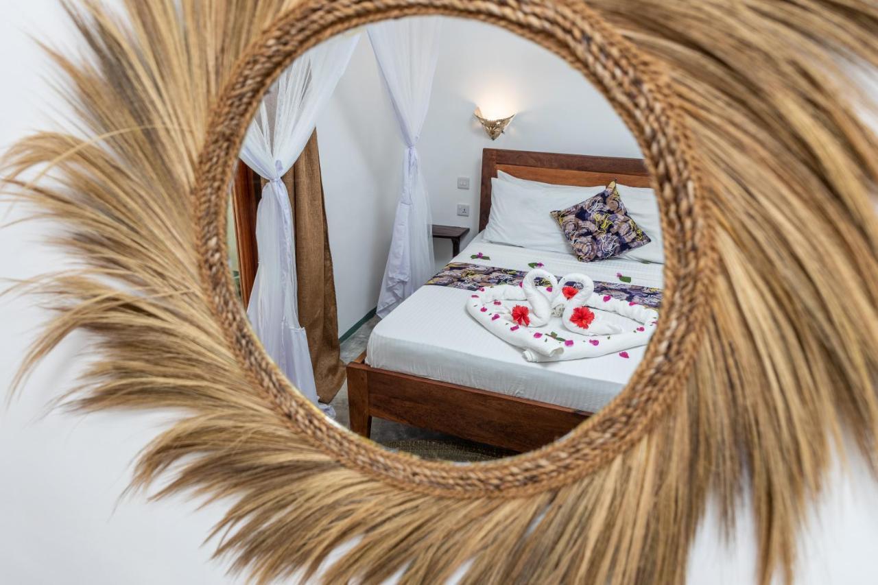 Natural Garden Boutique Hotel ジャンビアニ エクステリア 写真