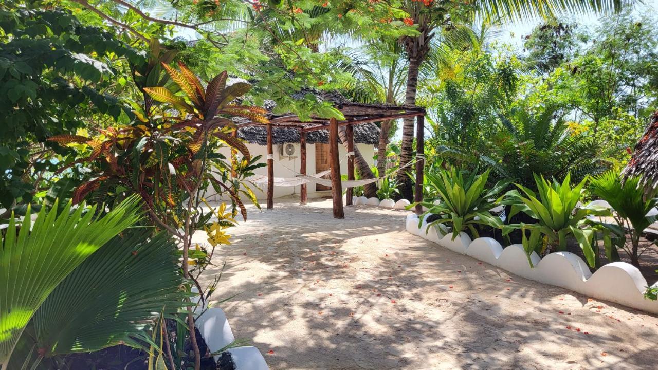 Natural Garden Boutique Hotel ジャンビアニ エクステリア 写真
