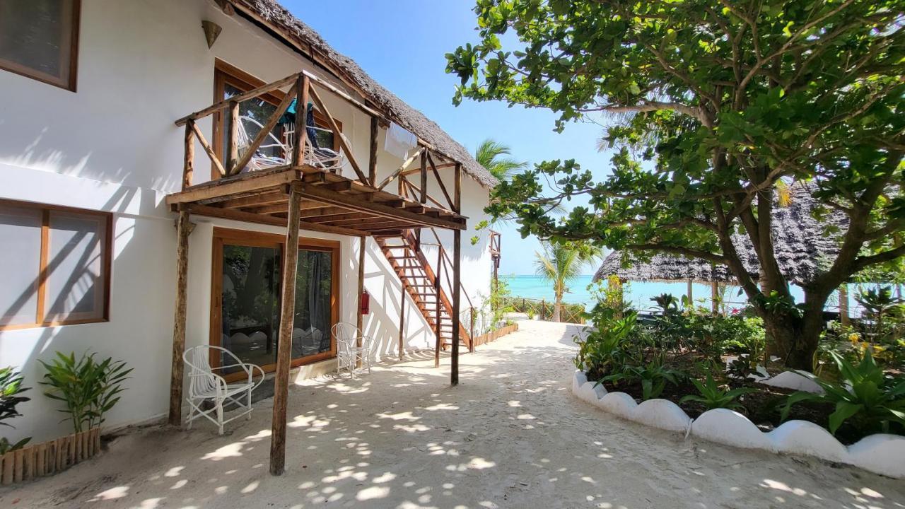 Natural Garden Boutique Hotel ジャンビアニ エクステリア 写真