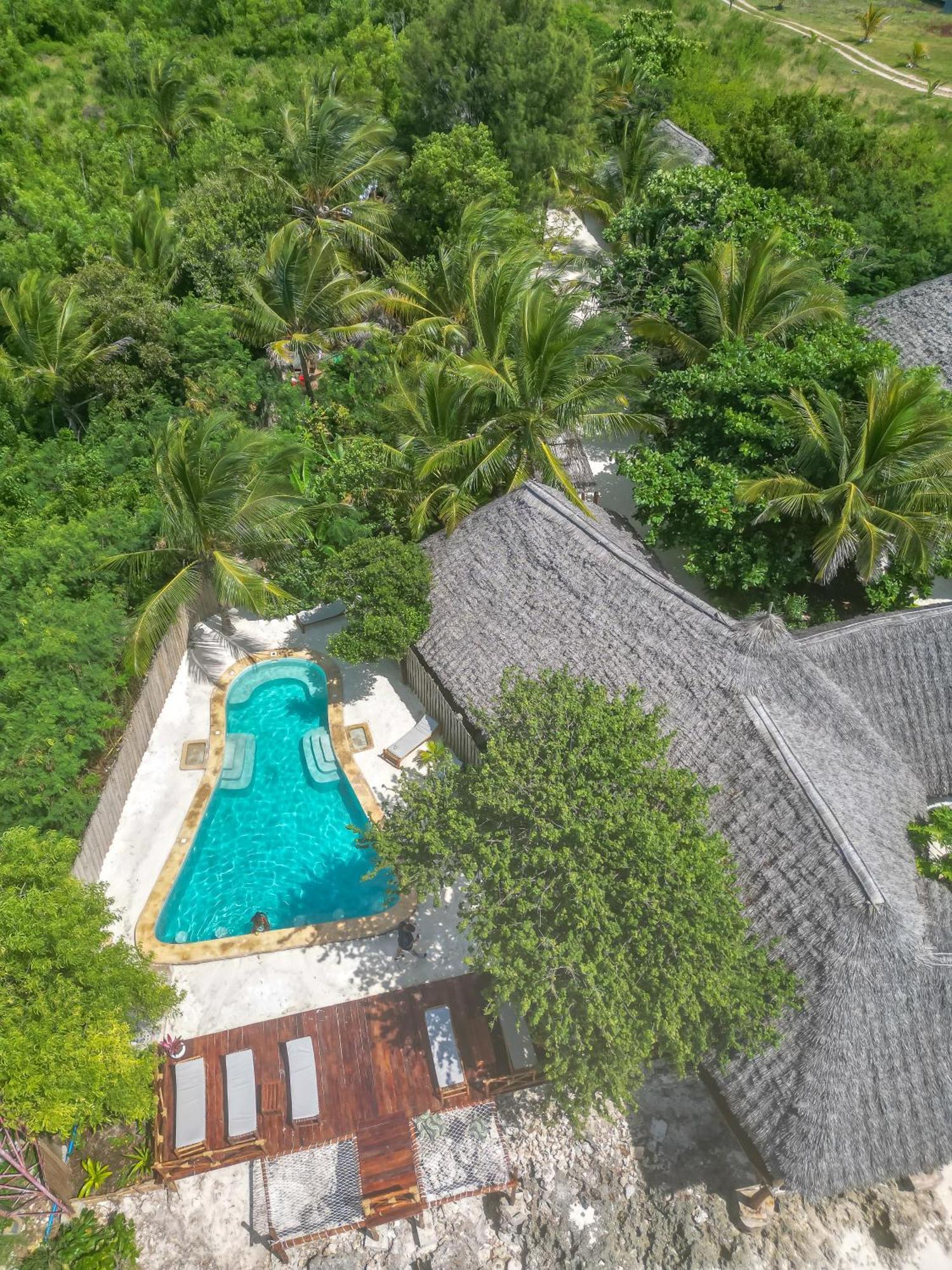 Natural Garden Boutique Hotel ジャンビアニ エクステリア 写真