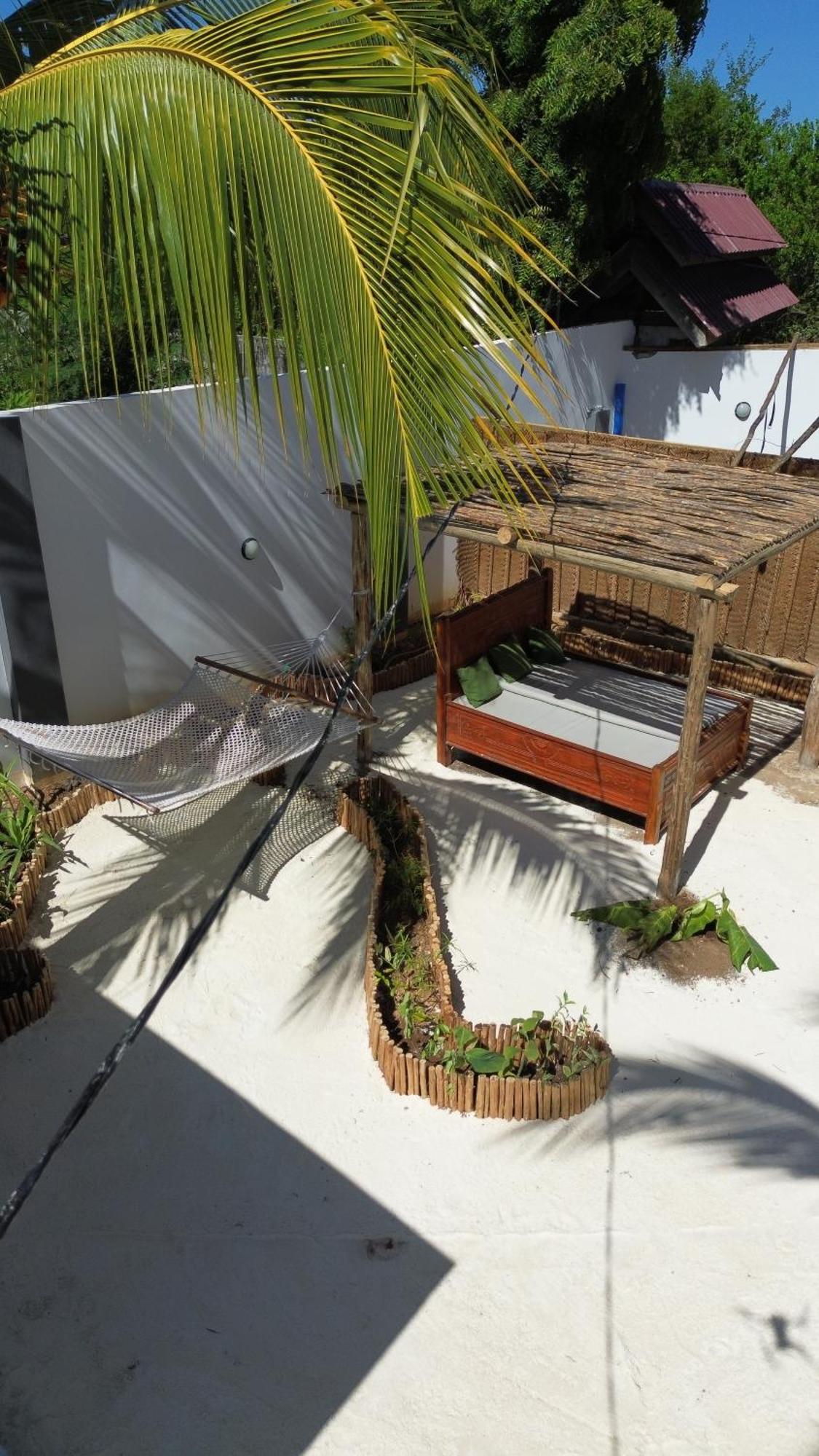 Natural Garden Boutique Hotel ジャンビアニ エクステリア 写真